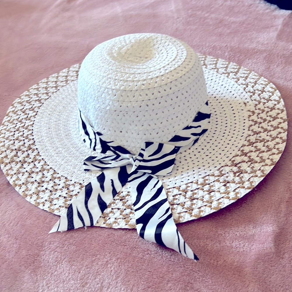 Women Summer Rounded Hat! - Picture 5 of 6